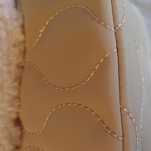 🍁NWOT Quilted Taupe & Sherpa handbag - Picture 6 of 12